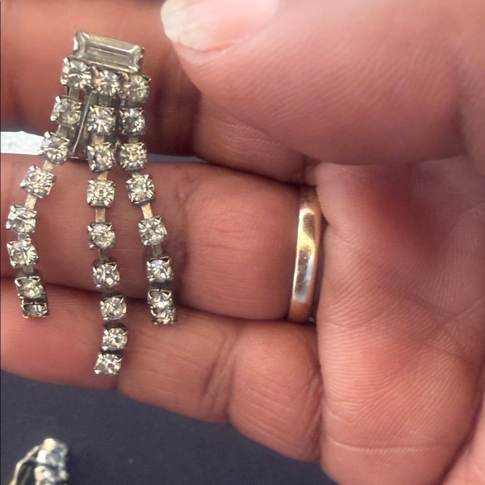 Elegant Silver Crystal Drop Earrings